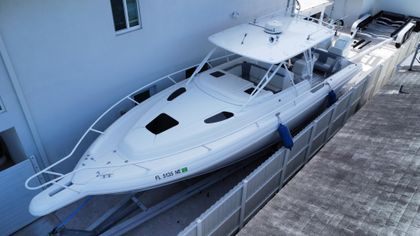 35' Intrepid 2006 Yacht For Sale